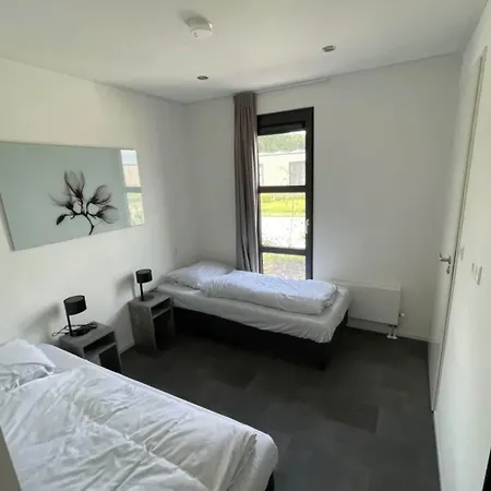 別荘 Sustainable Near The Golf Course